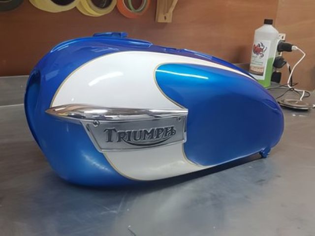 images/custom-paint-work/slider/motcycle-custom-paintwork-3-kireth-ai.jpeg